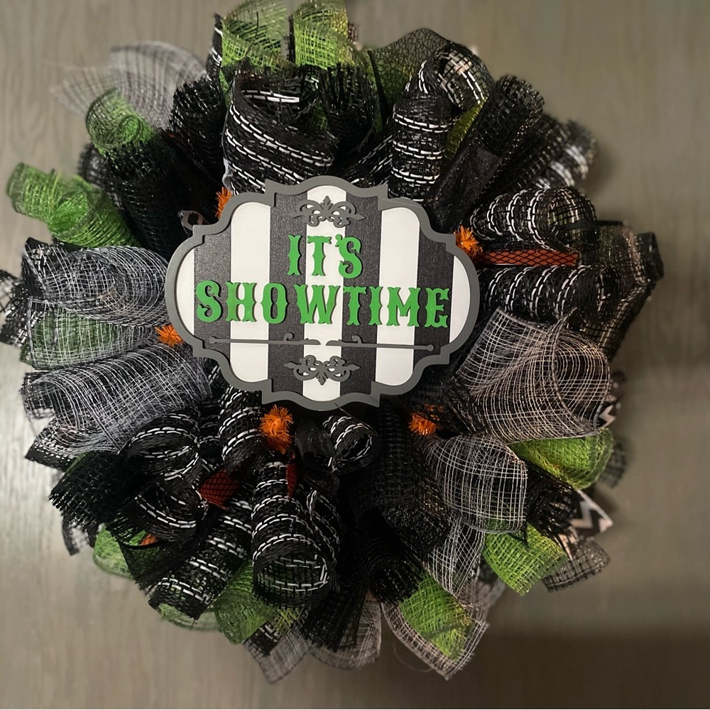 “It’s Showtime!” Mesh/ ribbon Bbetlejuice themed
wreath